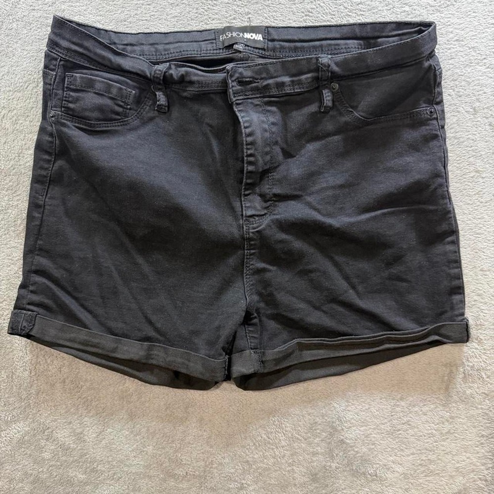 Fashion Nova Black High-Rise Cuffed Denim Shorts – Women's Size 14